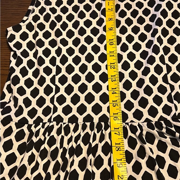 Banana Republic Black and White Peplum Top Medium - Picture 2 of 9